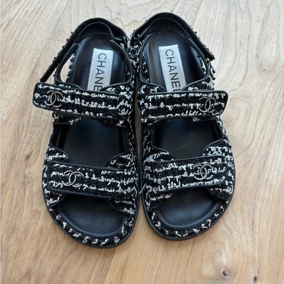 CHANEL Black and White Tweed Sandals - Picture 2 of 4